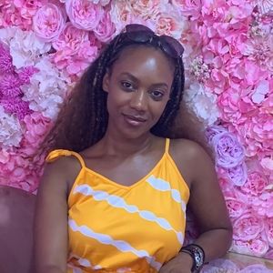 Meet your Posher, Roxanne